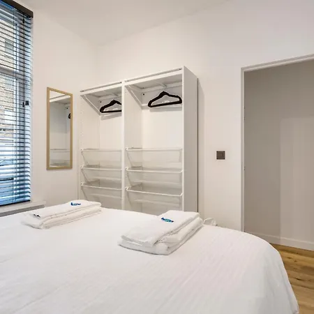 Apartmán Cosy, Furnished & Renovated Flat With Outside Lounge Gent